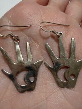 Unique Hand-Shaped Sterling Silver 925 Thailand Drop dangling Earrings